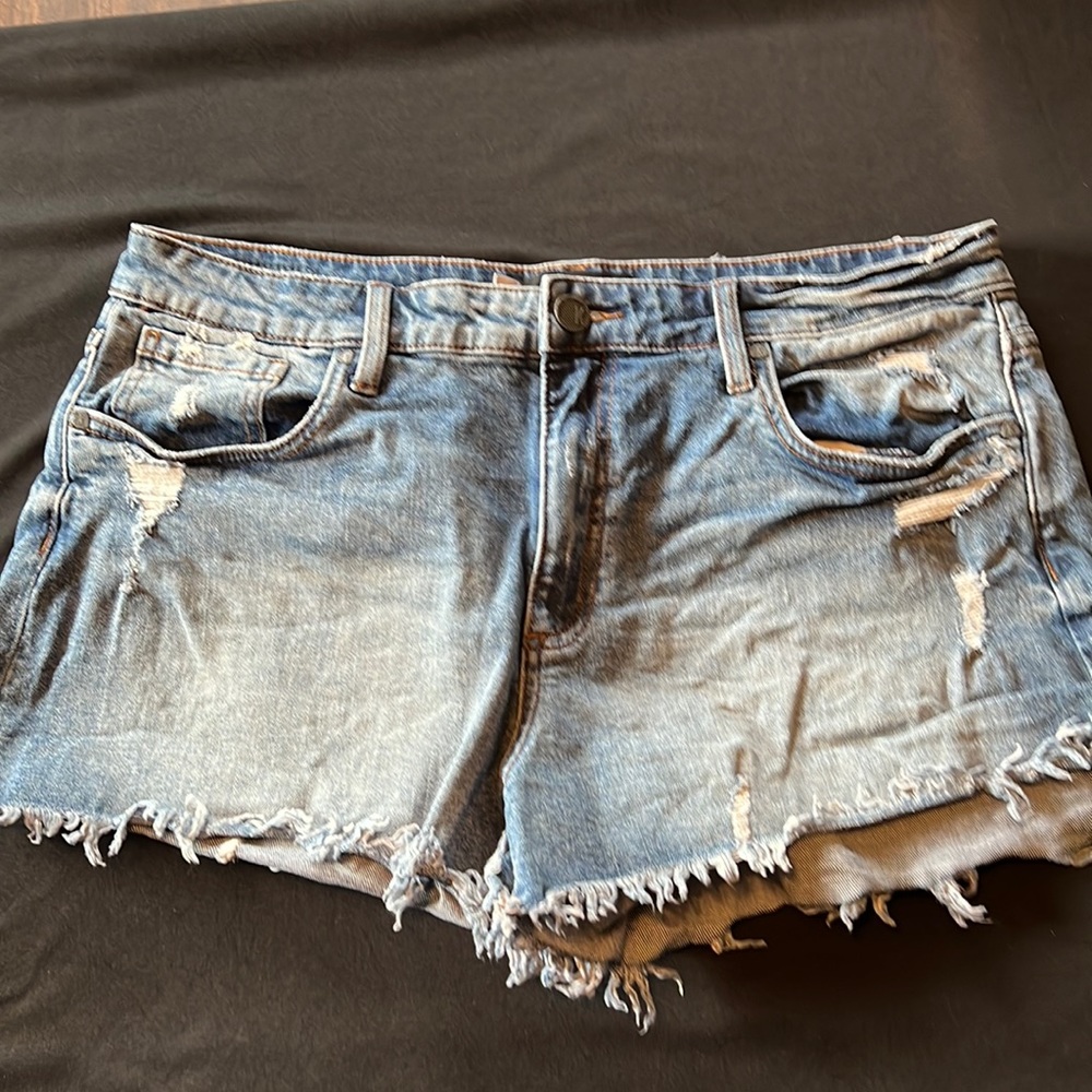 Kut Distressed Jean Short size 10 wore  nwot